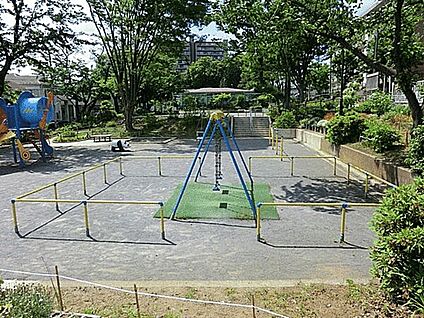 立正桜ヶ丘幼稚園 828m