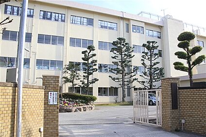 福岡市立三宅小学校 396m