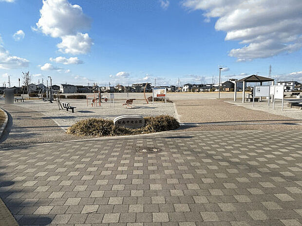 駅南中央公園（約385m）