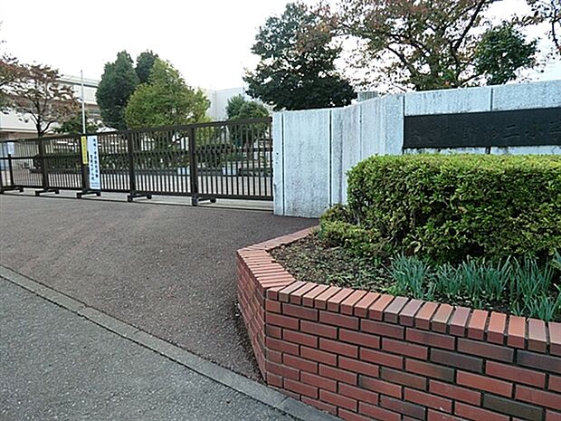 横浜市立あざみ野第二小学校(約467m)