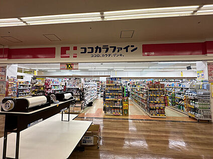 ドラッグセガミ瑞光店 1974m