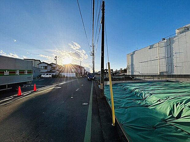 【前面道路】毎日の買い物には欠かせないスーパー、ヤオコー浦和中尾店まで徒歩9分(698m)と便利な立地。ご見学希望、詳細情報についてはお気軽にお問い合わせください♪