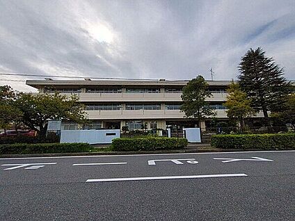 浦安市立見明川中学校 1407m
