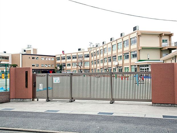 板橋区立若木小学校(約382m)