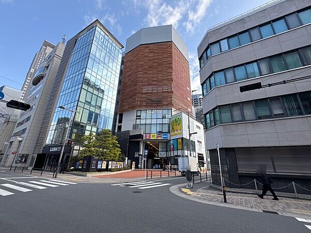 NU茶屋町（約1,347m）