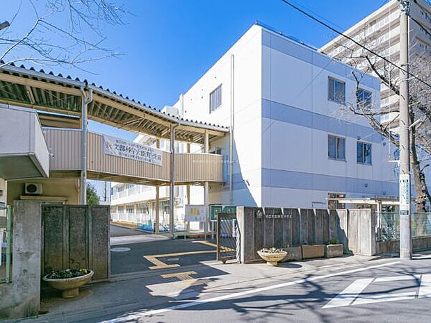 川口市立仲町中学校（約592m）