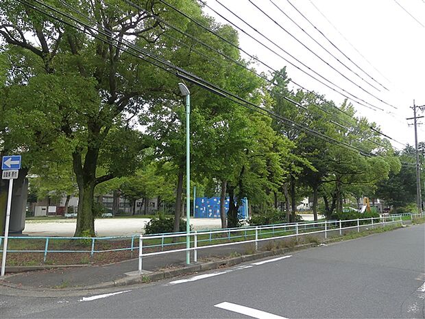 稲西公園（約394m）