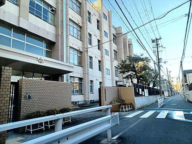 大阪市立大池小学校（約984m）