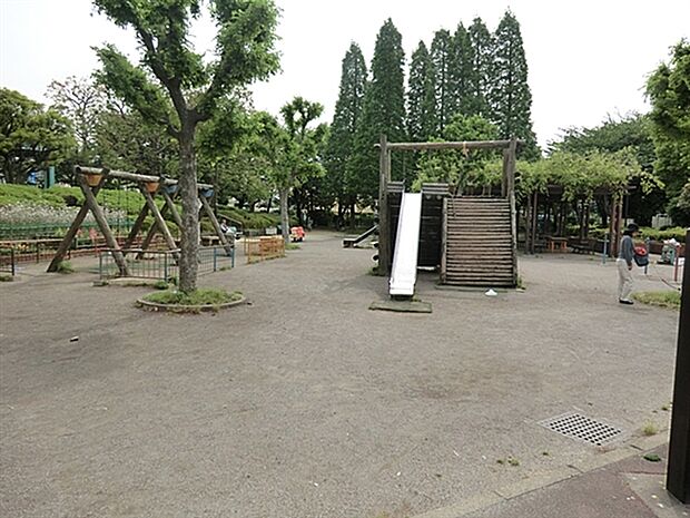 東あずま公園（約297m）