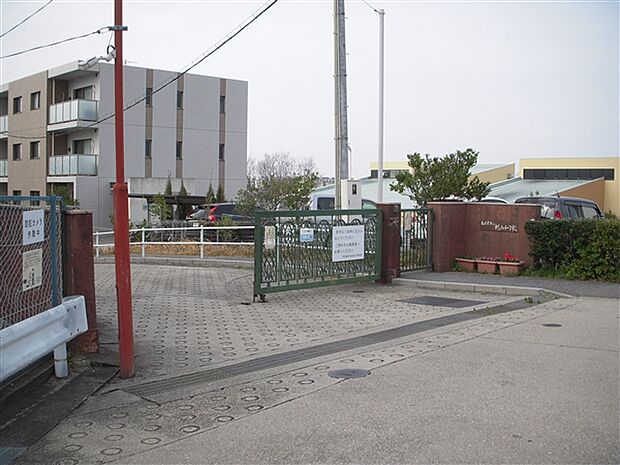 名古屋市立桃山小学校（約822m）