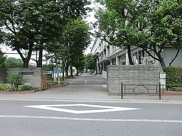 練馬区立北町中学校（約1,300m）