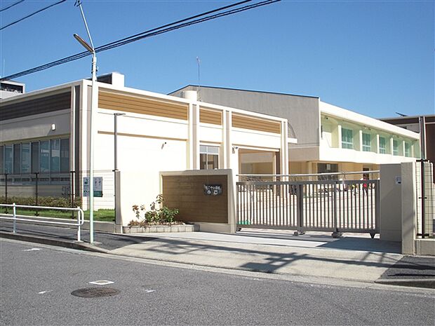 名古屋市立なごや小学校（約637m）