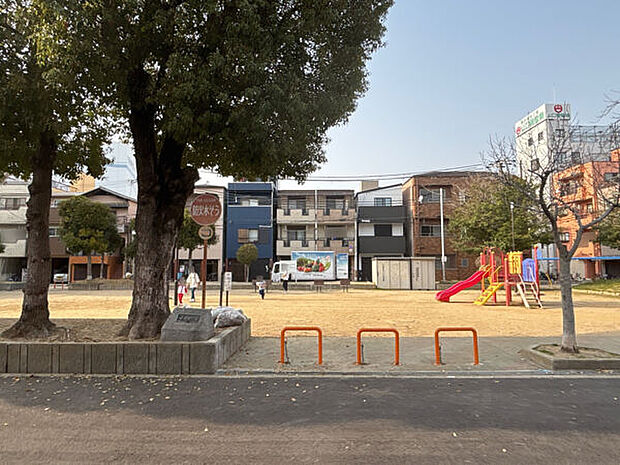 港晴東公園（約156m）