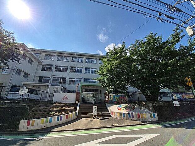 福岡市立平尾小学校（約623m）