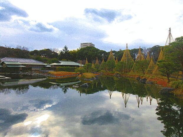 白鳥庭園（約486m）
