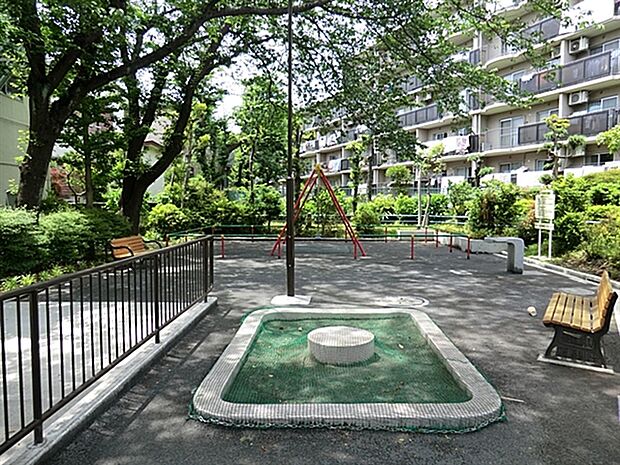 汲沢町第四公園(約1,159m)