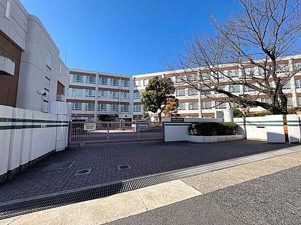 名古屋市立藤森中学校(約942m)