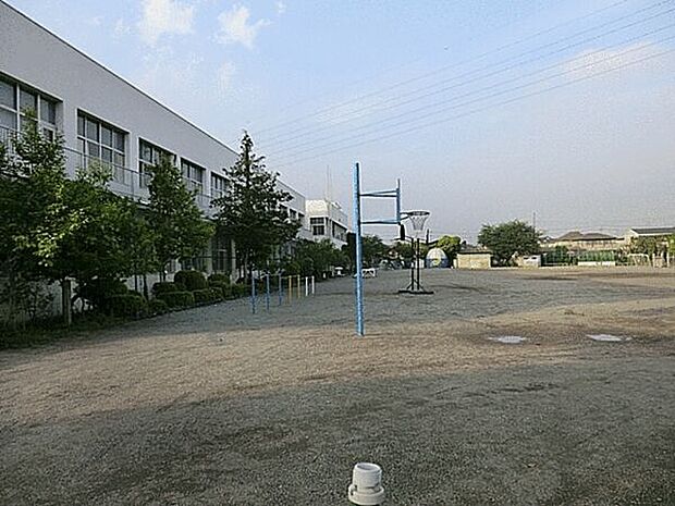 座間市立相模が丘小学校（約566m）