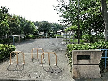 中野町稲荷公園 393m