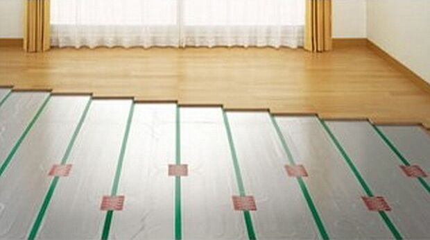 【洗面化粧台「シーライン」】汚れてもさっとキレイに。継ぎ目やスキマがないカウンターは、髪の毛などのゴミを取り除きやすいヘアキャッチャー付でお手入れも簡単。