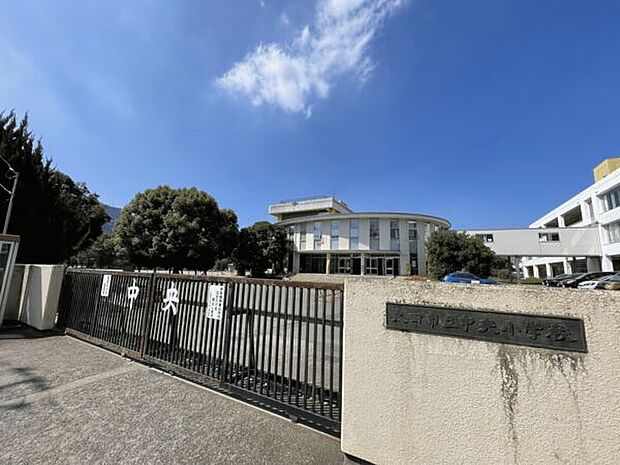 太田市立中央小学校(約1,806m)