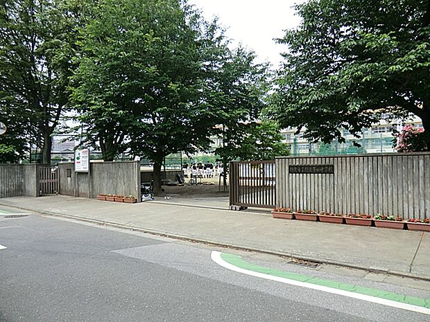 朝霞市立朝霞第四中学校（約1,022m）