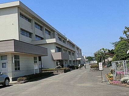 茅ヶ崎市立鶴嶺中学校 1080m