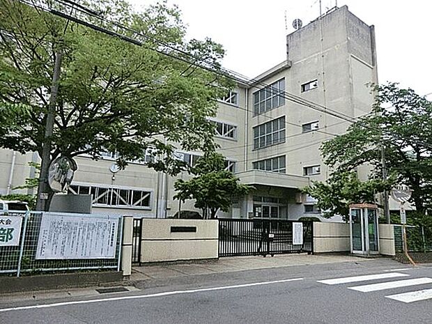 松戸市立第三中学校（約295m）