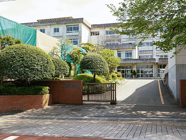 藤沢市立湘南台中学校（約1,208m）