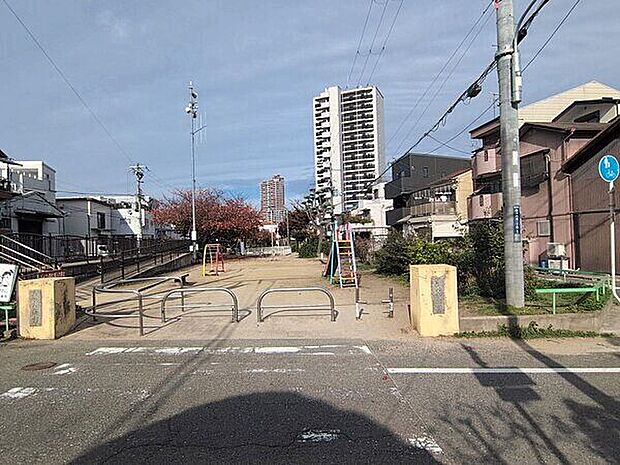 新喜多公園(約431m)