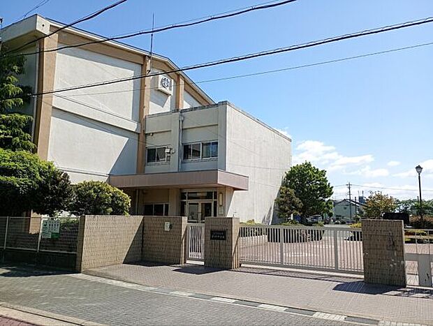 名古屋市立平田小学校(約538m)