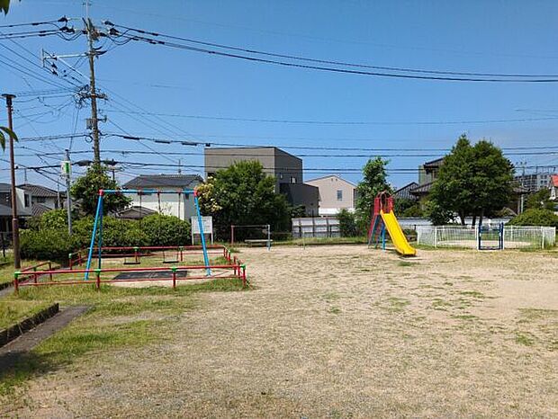 香椎ヶ丘1号公園(約731m)