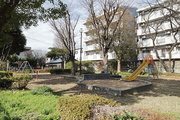 東浜公園(約812m)