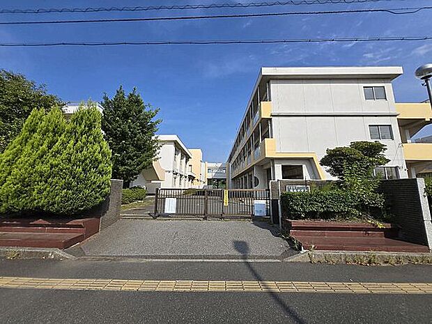 千葉市立磯辺中学校(約582m)