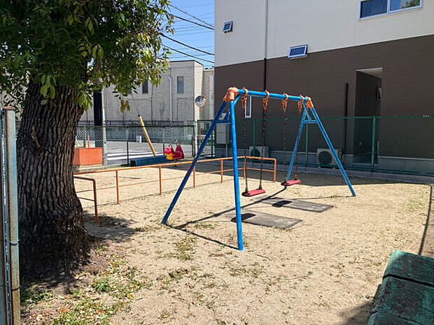 千里丘東4丁目第2ちびっこ広場(約548m)