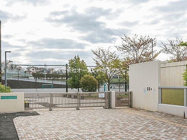 横浜市立美しが丘西小学校（約1,134m）