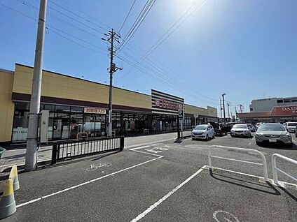 とりせん太田新井店 1242m