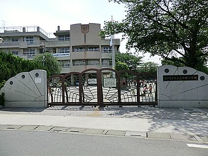 さいたま市立大原中学校 707m