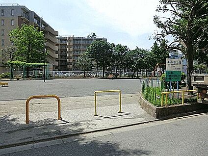 川崎市立東小田小学校 335m