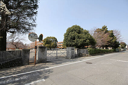 太田市立南小学校 434m