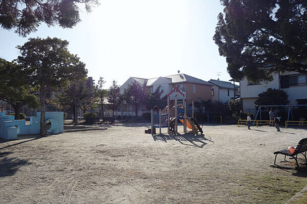 小戸南公園(約375m)