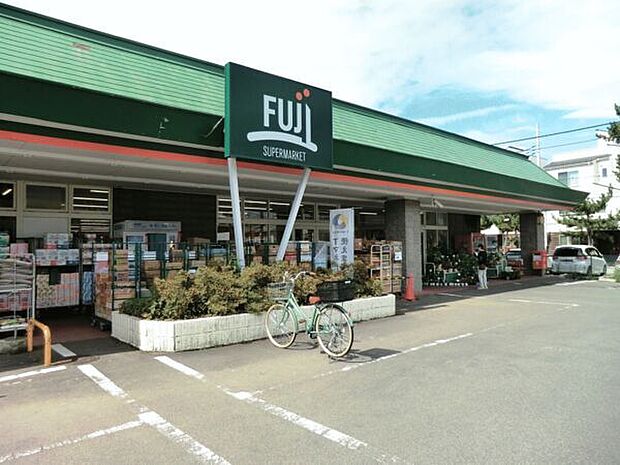 FUJI鶴嶺店(約1,411m)