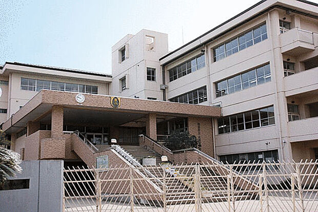 越谷市立大袋東小学校（約550m）