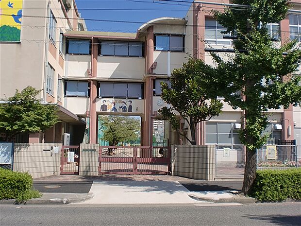 名古屋市立今池中学校(約643m)