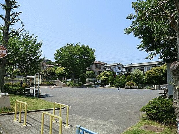 鳥が丘第五公園（約621m）