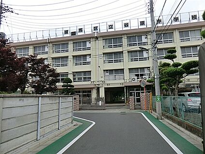 練馬区立谷原中学校 915m