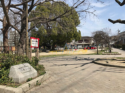 桃谷公園 892m