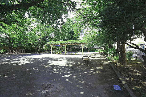 駅前町公園（約943m）