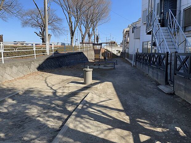 館児童遊園地(約1,112m)