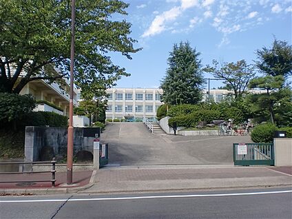 名古屋市立鶴舞小学校 379m